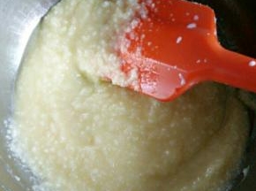 椰丝50克，所有材料混合拌均匀，放进冰箱冷藏
