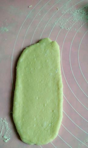 再次擀开成长条