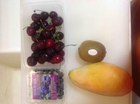 用这些水果作为装饰。