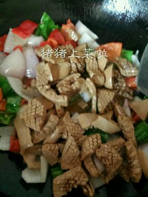 然后再倒进腰花