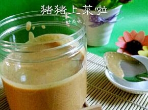 然后装进容器里，放冰箱冷藏，想吃就拿出来