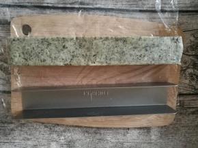 放入U型模具，冷藏30分钟，冷冻30分钟，成型即可