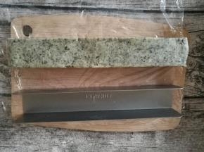 放入U型模具，冷藏30分钟，冷冻30分钟，成型即可