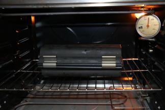 放入上下管预热180的烤箱，中下层烘烤30分钟！