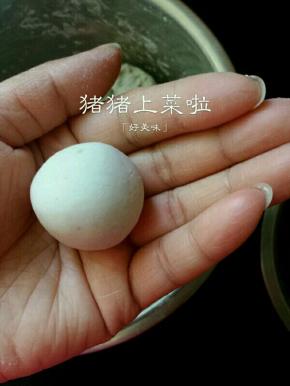 然后将口收好再次搓圆