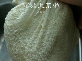 用纱布沥干水分