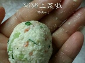 用手抓一点搓圆，手里可以抹点粉，这样就不会粘手