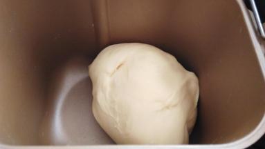 选择发酵程序，时间设定30分钟，面团发酵到2倍大