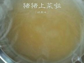 盖上保鲜膜放到烧开水的锅里大火蒸12到15分钟就可以了