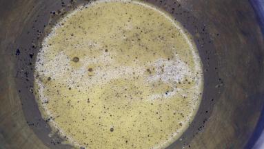 加入黑芝麻粉，画“Z”字搅拌均匀。