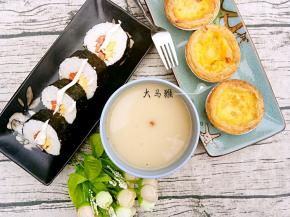 切块，装盘食用，正好老公带了鲫鱼回来，煮了鲫鱼汤，做了蛋挞。