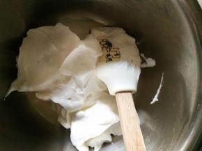 抹面的奶油打发到七成