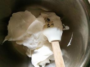 抹面的奶油打发到七成