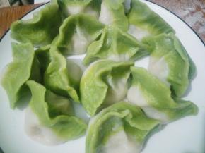 我家两岁八个月的宝宝，吃了八个大水饺。