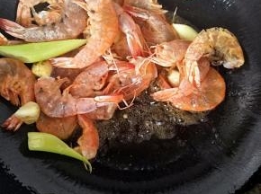 加入料酒翻炒