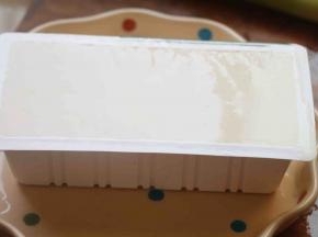 准备内酯豆腐一盒