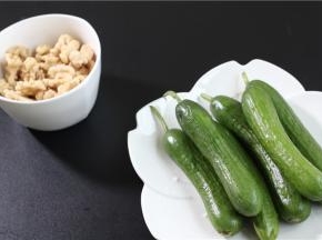 准备好食材和调料