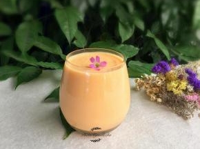 盛入杯中即可饮用。