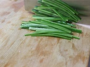 黄瓜皮切丝