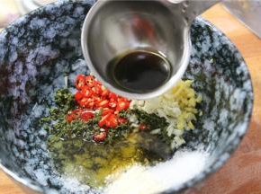 少许的辣鲜露