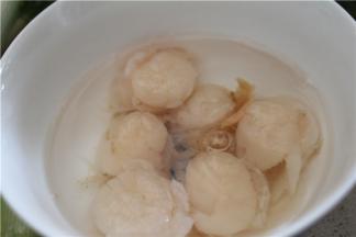 反复搓洗几遍，然后冲水