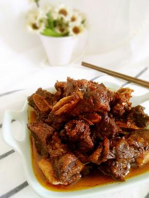 拌匀就装盘享用吧，闻着味道都流口水哦