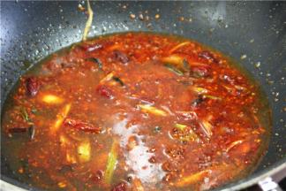 加入适量的水大火煮开