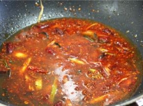 加入适量的水大火煮开