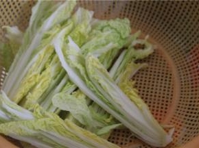 抖掉散落的叶子