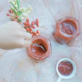 熬制浓稠状态，好吧一双魔手已经迫不及待，忍不住也尝一口，太好吃了