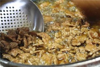 牛肉变色马上捞出