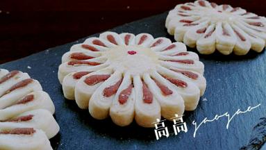 烤箱预热，中层上下火18度，20分钟，注意观察颜色