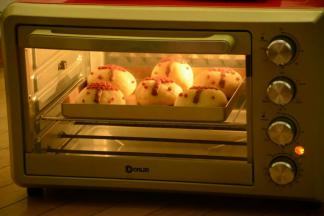 烤箱预热160度20-25分钟。