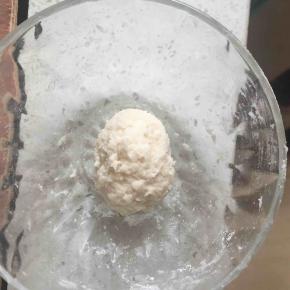 1:20克高粉，20开水混合至无干粉晾凉