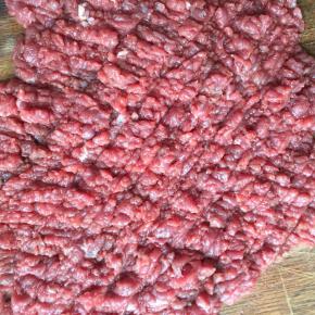 1:牛里脊剁成肉末