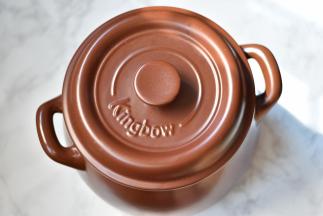 坤博食品级砂锅，干烧急冷都不破,洗净擦干，倒扣待用