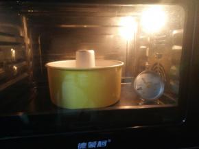 送入预热好的烤箱，170度40分钟。