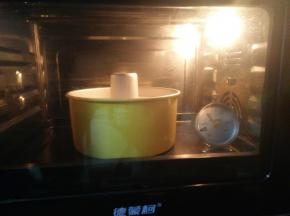 送入预热好的烤箱，170度40分钟。
