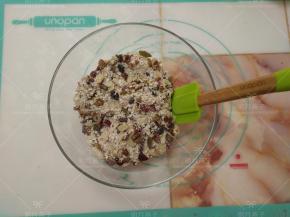 所有干性材料倒入大碗中拌匀。