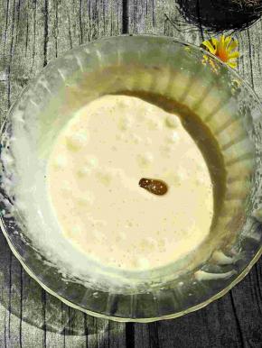 加入植物油继续搅拌