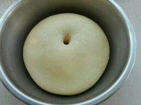 发酵至手指戳洞不回缩不塌陷即可