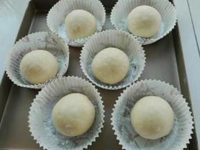 再次揉圆整形，进行二次发酵