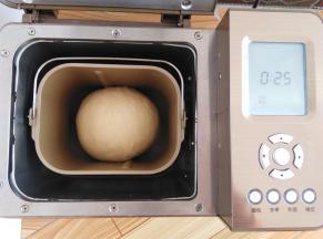 面团整理一下，收圆，选择发酵程序，时间25分钟