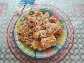 金黄色的看起来比较像鸡米花