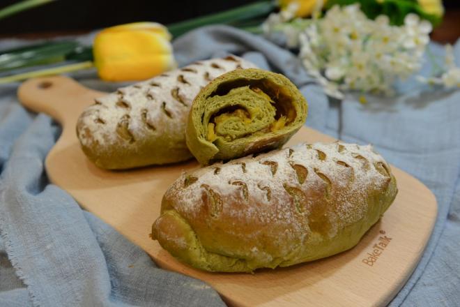 抹茶凤梨全麦面包