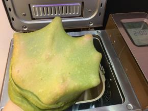 8.	揉面28分钟后检查面团状态。