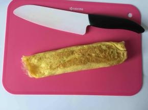 晾凉，准备切。为了拍照，这次有点煎老了，不过也还不错！