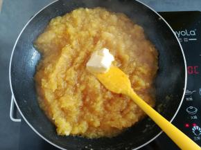 加入黄油继续小火翻炒