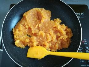 炒到比较干的时候就可以关火了