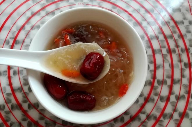 银耳红枣羹